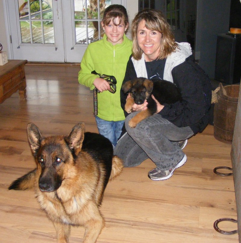 Customer photo with Mason male pup 2009   